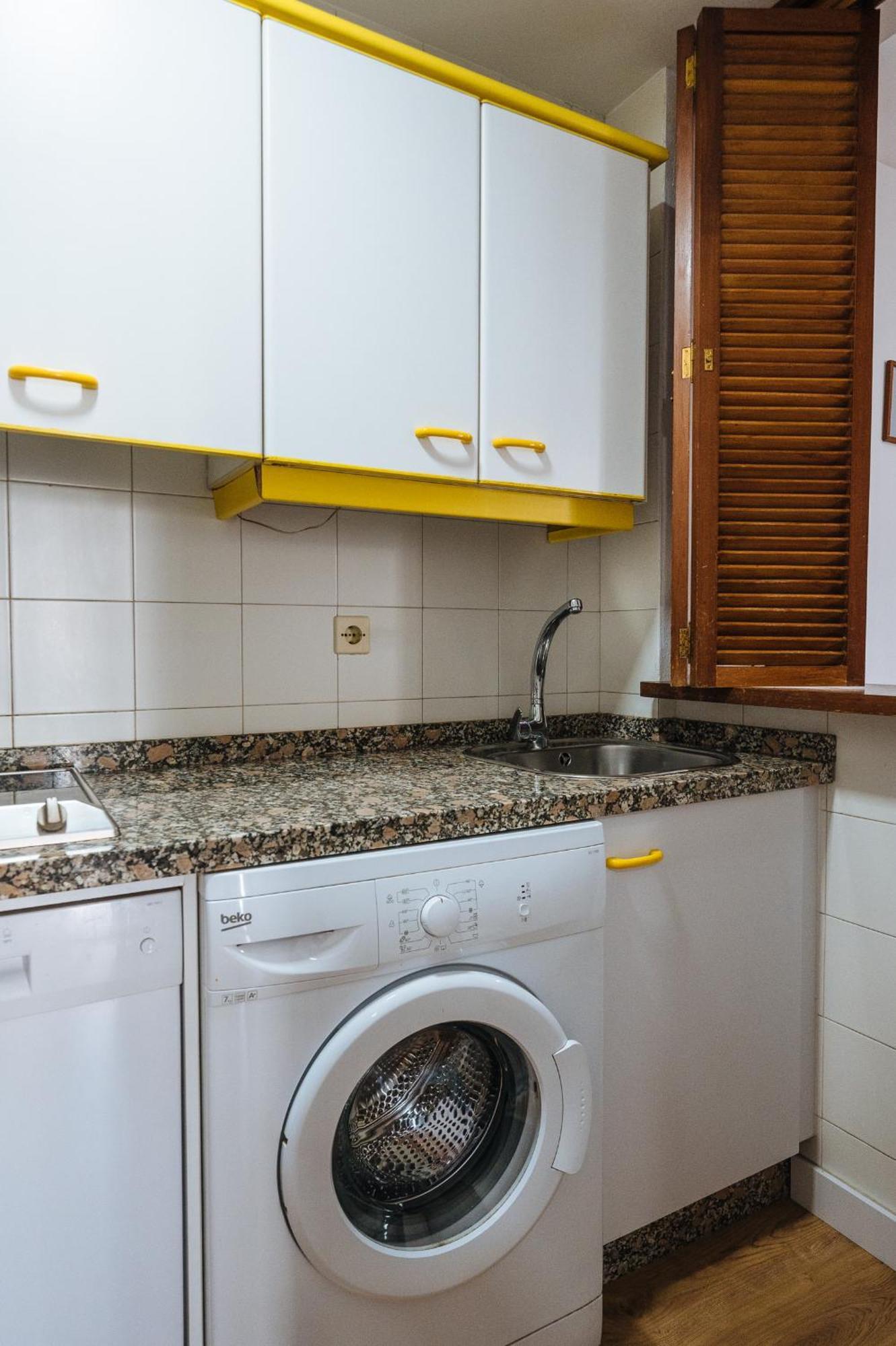 Pilsev Center Apartment Севілья Екстер'єр фото