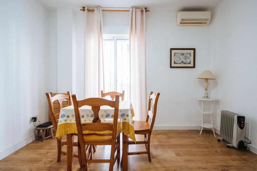Pilsev Center Apartment Севілья Екстер'єр фото